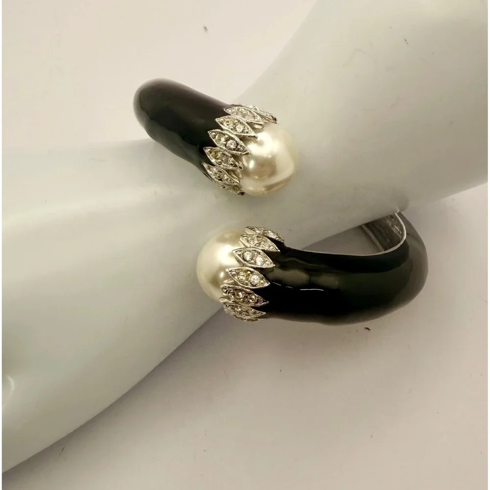 Kenneth Jay Lane Black Enamel Pearl Crystal Bypass Cuff Bracelet - Picture 3 of 9